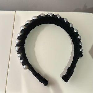 Black velour headband with pearls